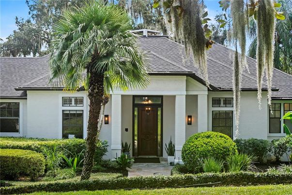 Exterior, Facade, Ranch