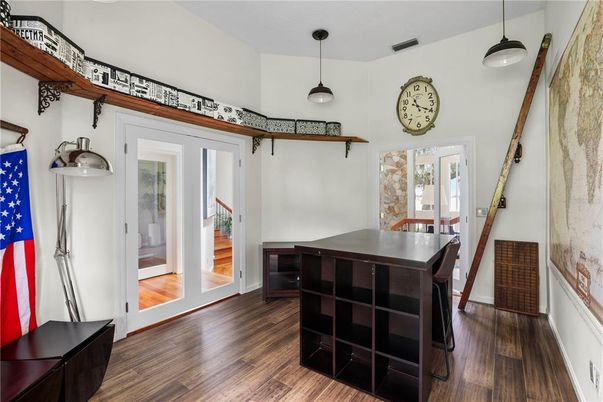 Interior, Pendant Lights, Wood Texture Flooring