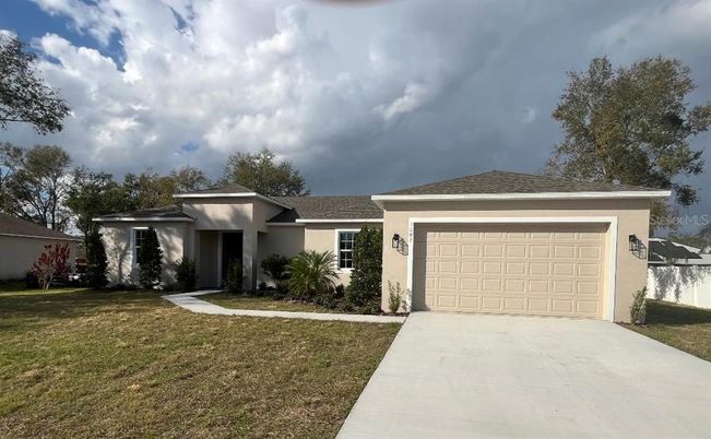 Attached, Exterior, Facade, Ranch