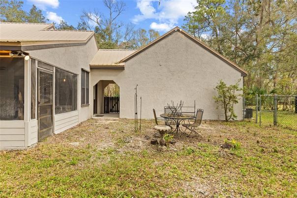 Backyard, Exterior