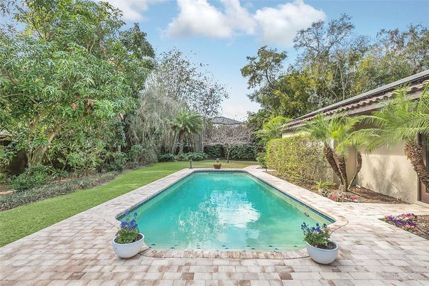 Exterior, Pool