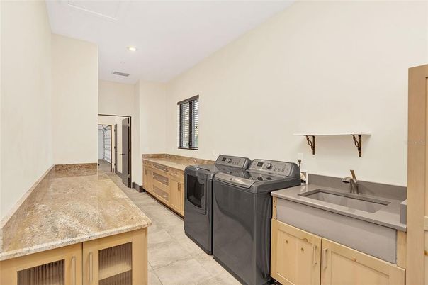 Interior, Recessed Lighting, Washer