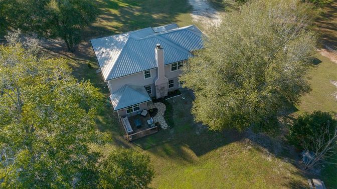 Exterior, Drone