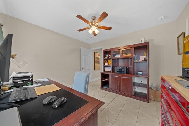 Home Office, Interior