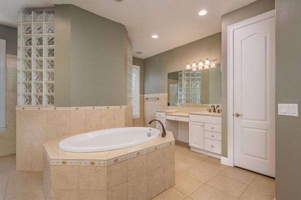 Bathroom, Interior, Recessed Lighting