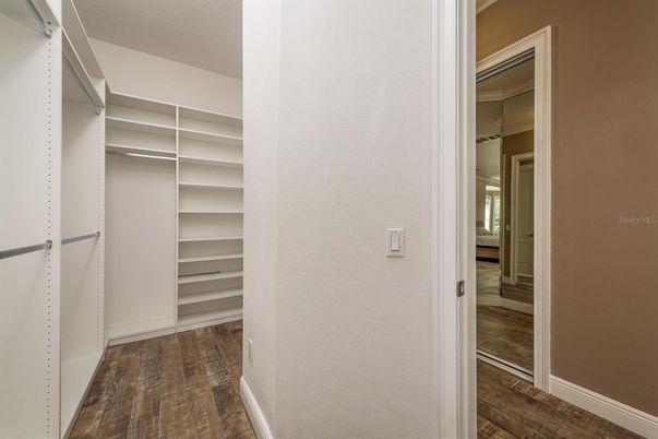 Interior, Walk-in Closets, Wood Texture Flooring