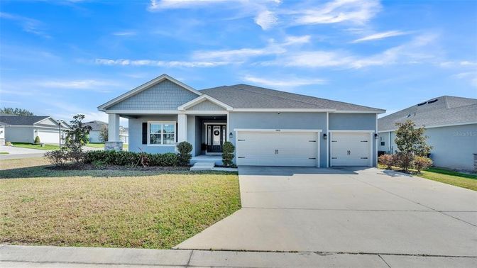 Attached, Exterior, Facade, Ranch