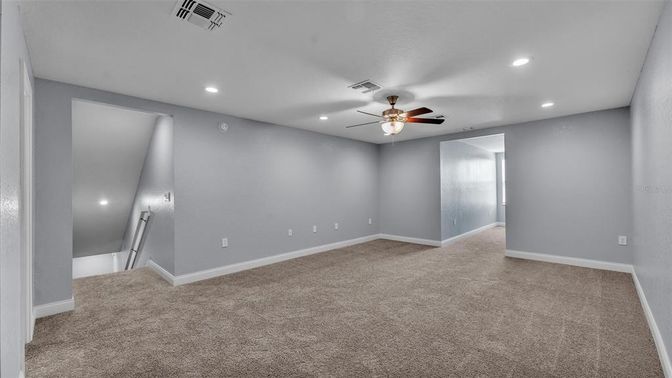 Empty room, Interior, Recessed Lighting