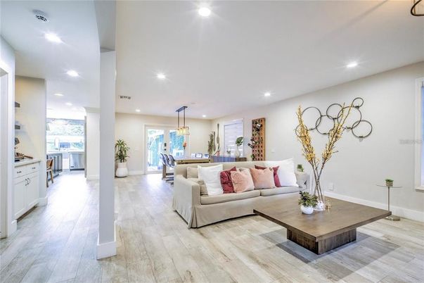 Dining room, Interior, Living room, Pendant Lights, Recessed Lighting, Wood Texture Flooring