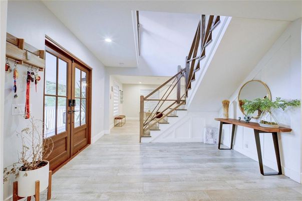 Interior, Recessed Lighting, Wood Texture Flooring