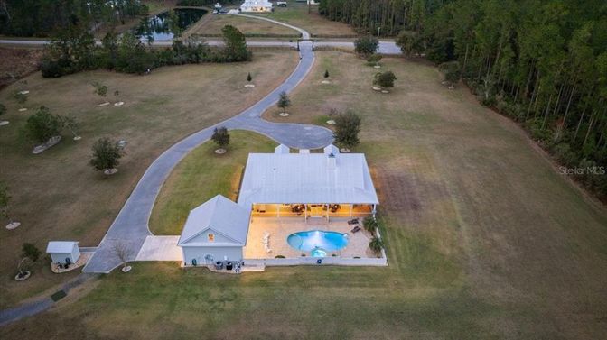 Exterior, Drone