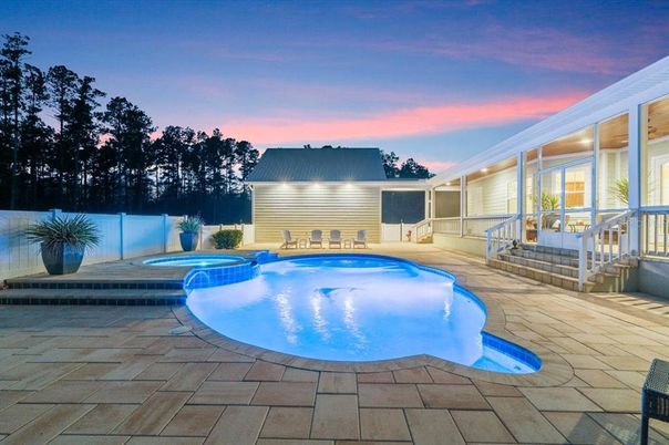 Exterior, Pool