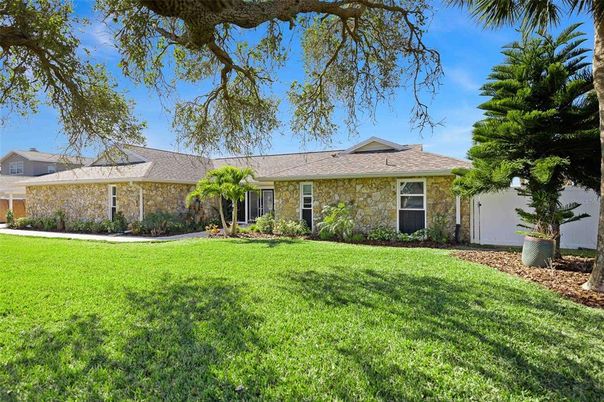 Backyard, Exterior, Facade, Brick Facade, Ranch