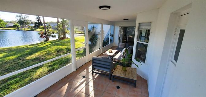 Interior, Sun Room, Water