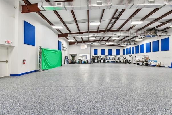 Garage, Interior