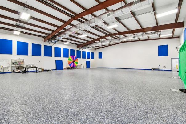 Garage, Interior