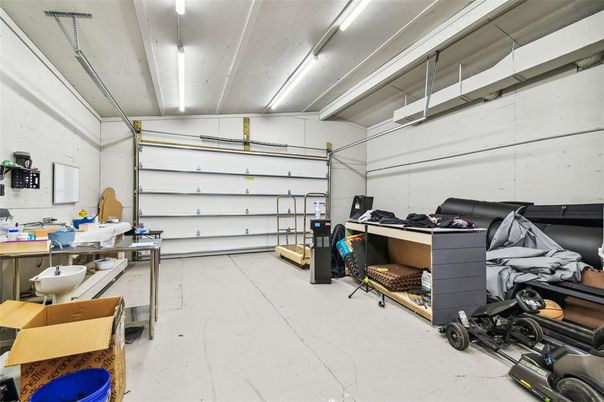 Garage, Interior