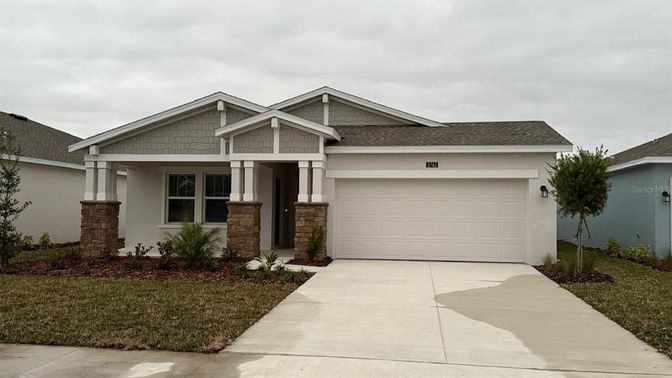 Attached, Exterior, Facade, American Craftsman
