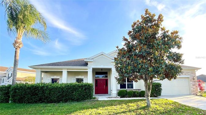 Attached, Exterior, Facade, Ranch