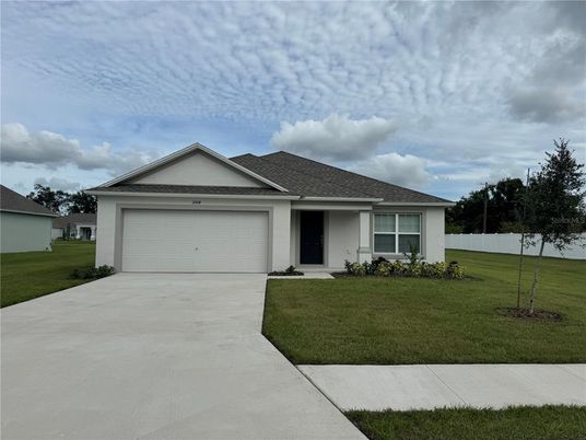 Attached, Exterior, Facade, Ranch