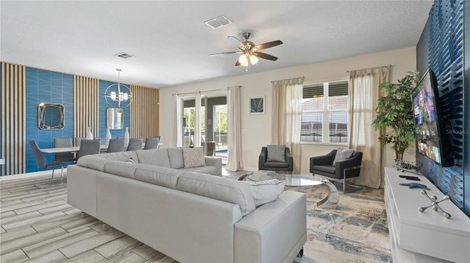 Chandelier, Dining room, Interior, Living room, Pendant Lights, Wood Texture Flooring