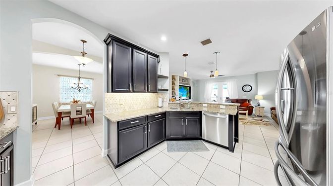 Dining room, Interior, Kitchen, Pendant Lights, Recessed Lighting, Stainless Steel Appliances