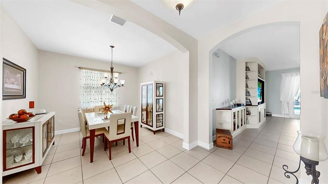 Chandelier, Dining room, Interior
