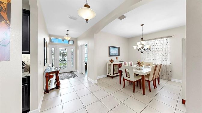 Chandelier, Dining room, Interior, Pendant Lights