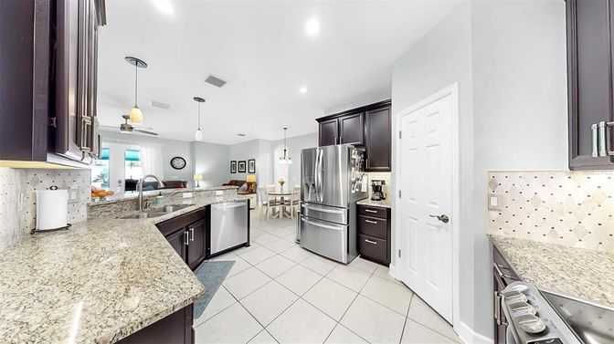 Dining room, Interior, Kitchen, Pendant Lights, Recessed Lighting, Stainless Steel Appliances