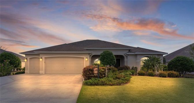 Attached, Exterior, Facade, Ranch