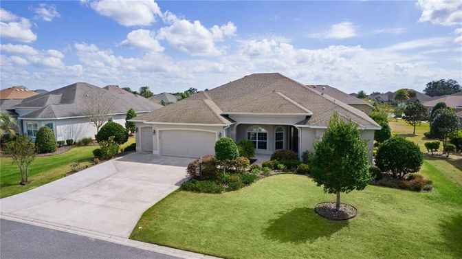 Attached, Exterior, Facade, Ranch