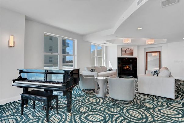 Fireplace, Interior, Living room, Piano, Recessed Lighting