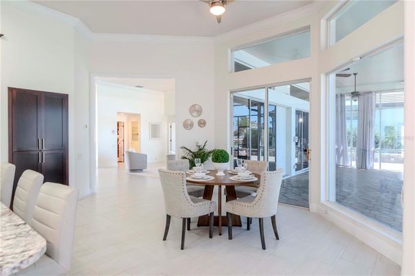 Dining room, Interior