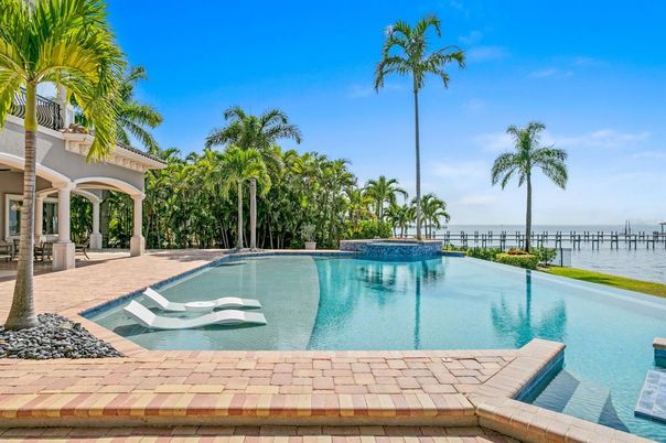 Exterior, Pool, Water
