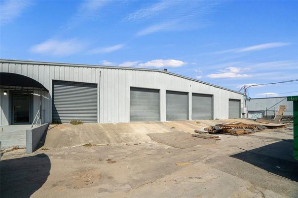 Detached Garage, Exterior