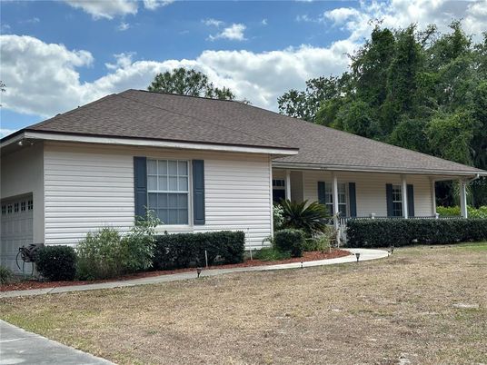 Attached, Exterior, Facade, Ranch