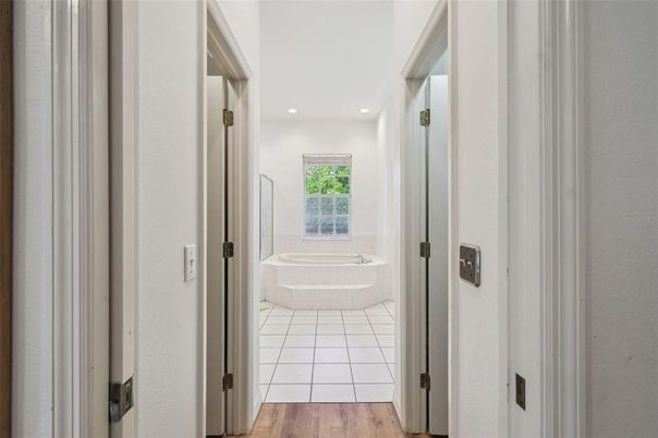 Bathroom, Interior, Recessed Lighting, Wood Texture Flooring