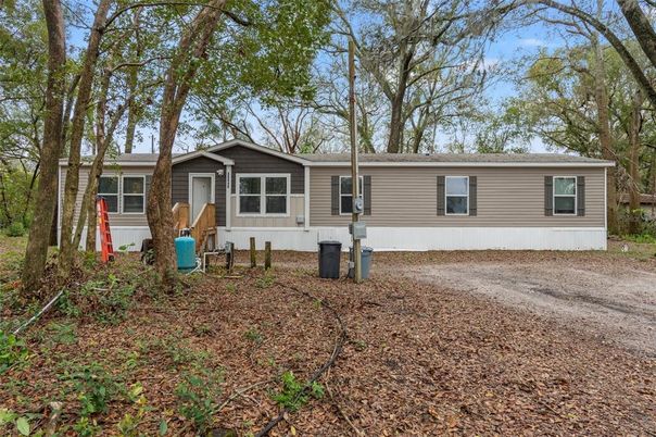 Backyard, Exterior, Facade, Ranch