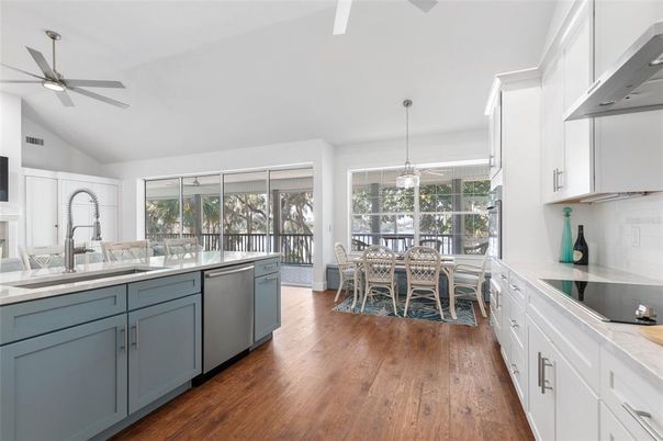Dining room, Interior, Kitchen, Pendant Lights, Wood Texture Flooring