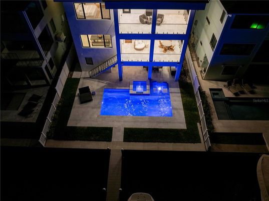 Exterior, Pool