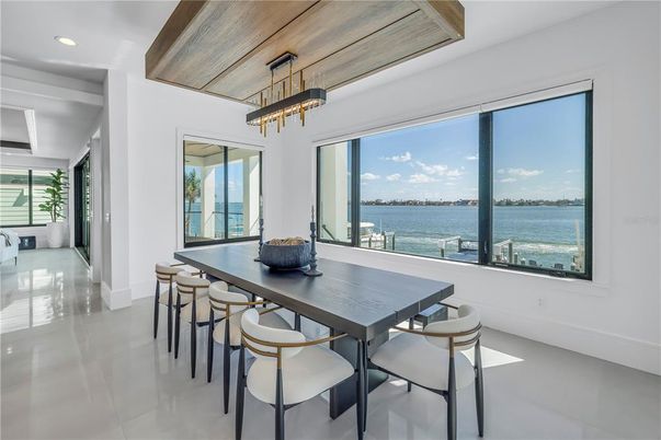 Dining room, Interior, Pendant Lights, Recessed Lighting, Water