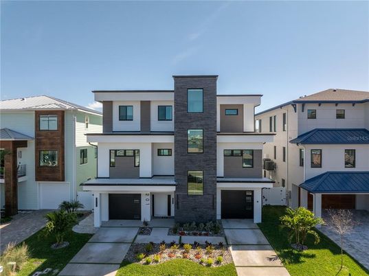 Attached, Exterior, Facade, Modern
