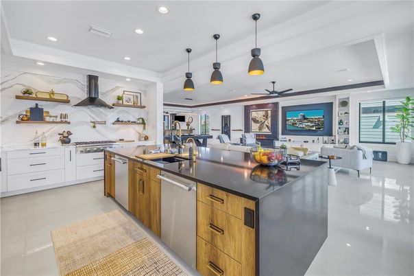 Interior, Kitchen, Living room, Pendant Lights, Recessed Lighting, Stainless Steel Appliances