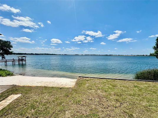 Exterior, Lake