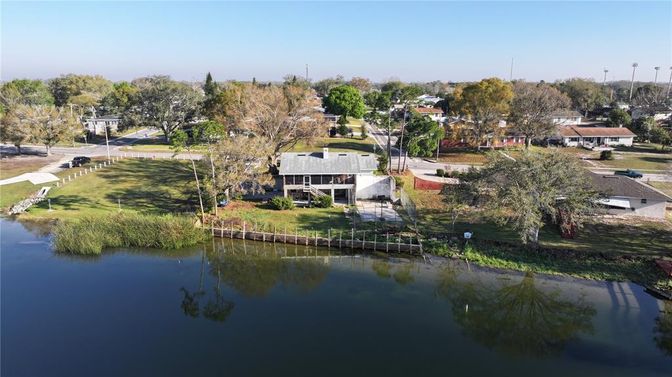 Exterior, Lake