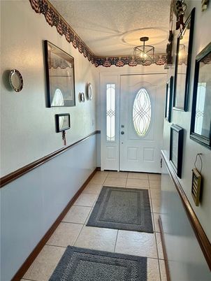 Chandelier, Interior