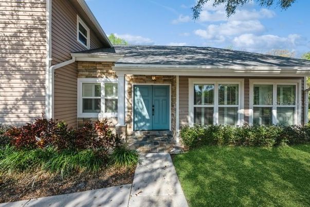 Exterior, Facade, Ranch