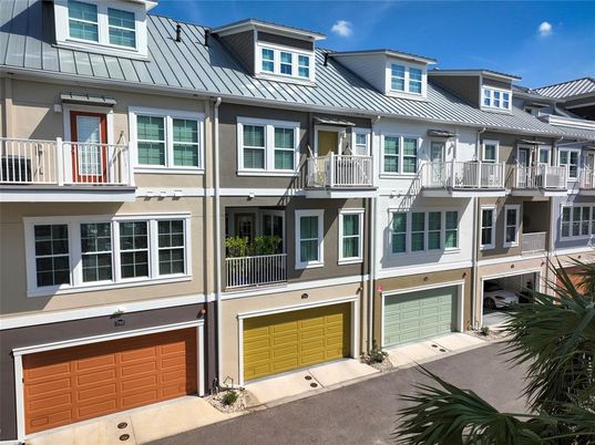 Attached, Exterior, Facade, Rowhouse
