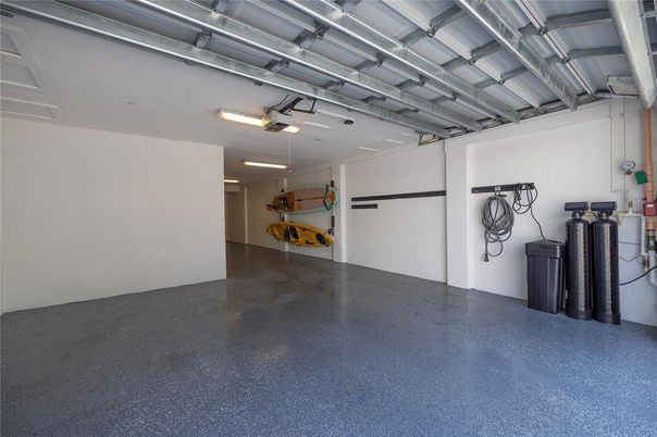 Garage, Interior