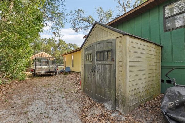 Backyard, Exterior